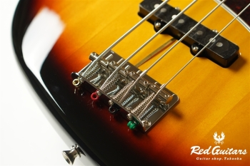 Made in Japan Traditional 60s Jazz Bass ‐ 3-Color Sunburst